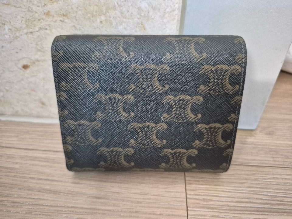 셀린느 정품 트리옹프 반지갑 판매합니다--1