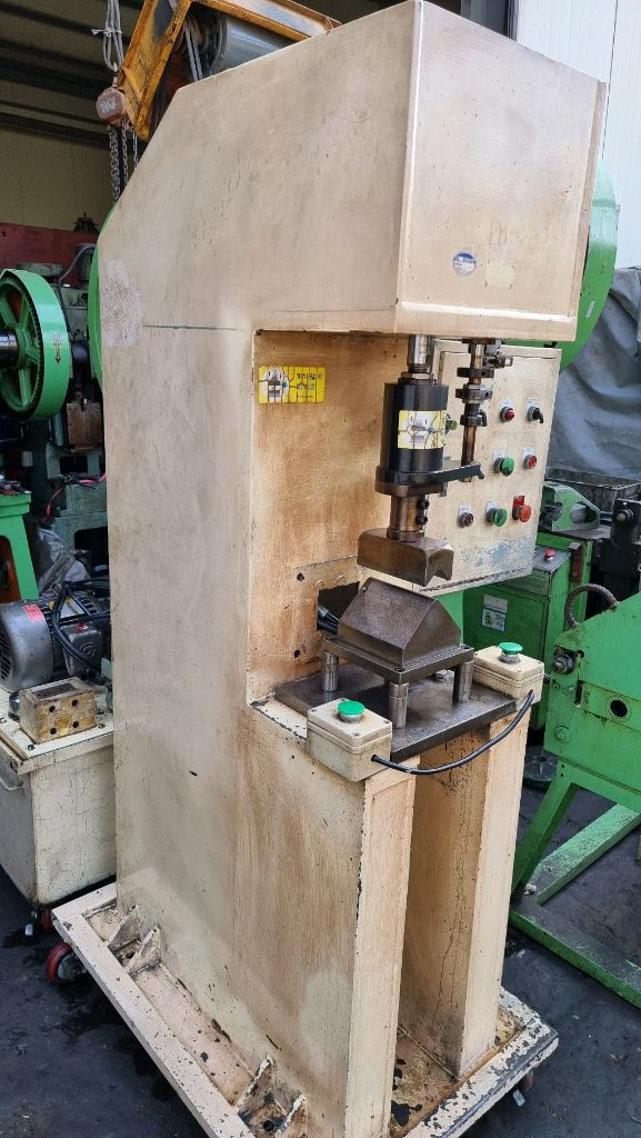 c형 유압프레스 5톤 이미지