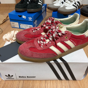 아디다스 웨일즈보너 275사이즈 팝니다