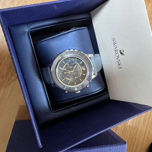 스와로브스키 시계 옥테아 블루