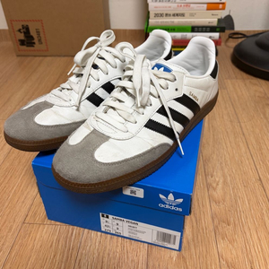 아디다스 삼바 화이트 275사이즈 팝니다