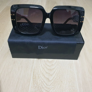 디올 선글라스 판매 합니다