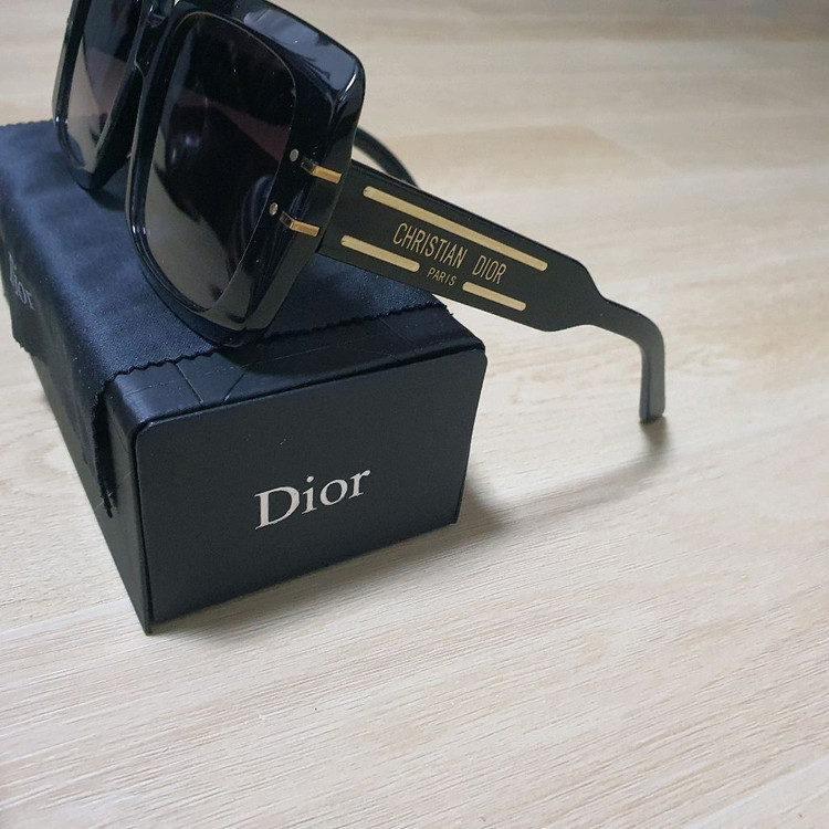 디올 선글라스 판매 합니다--1