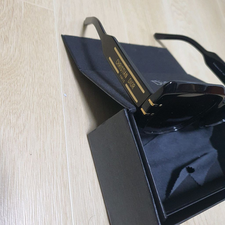 디올 선글라스 판매 합니다--4