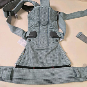 베이비뵨 캐리어원 에어 메쉬 아기띠 이미지