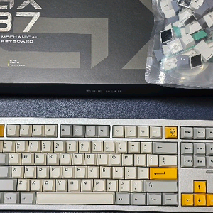 GX87 풀알루 키보드 여러개 판매합니다.