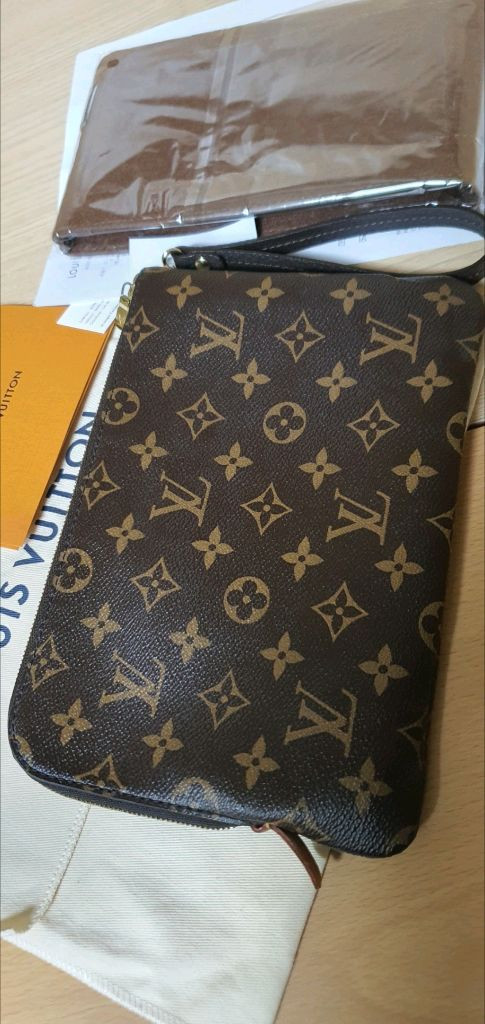 루이비통 에튀보야주pm 클러치백 정품A급(보증서O)구찌프라다루이비통디올고야드샤넬셀린느보테가생로랑발렌시아가버버리가방--3