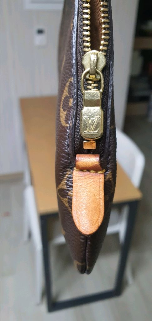 루이비통 에튀보야주pm 클러치백 정품A급(보증서O)구찌프라다루이비통디올고야드샤넬셀린느보테가생로랑발렌시아가버버리가방--6