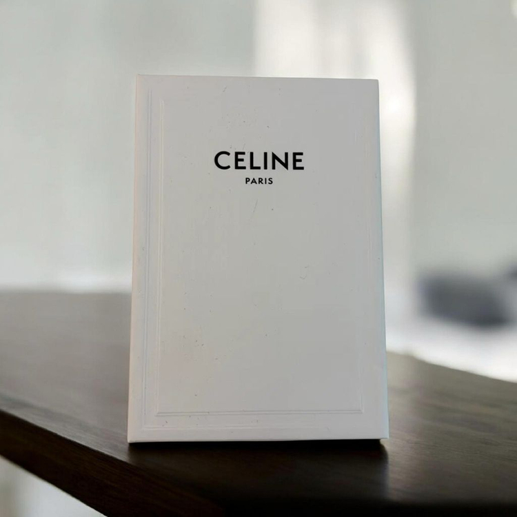 셀린느 정품 트리옹프 캔버스 카프스킨 카드 홀더 카드지갑 풀박스 판매합니다 이미지