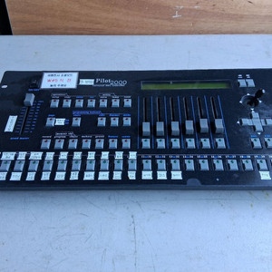 콘솔조명 DMX512 PILOT 2000 팝니다. 이미지