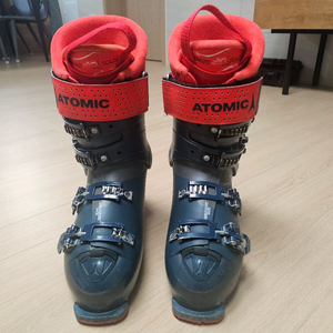Atomic 스키부츠 275 판매합니다. 이미지