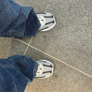 [260]새상품급 나이키 줌 보메로 5 PRM 라이트아이언오어