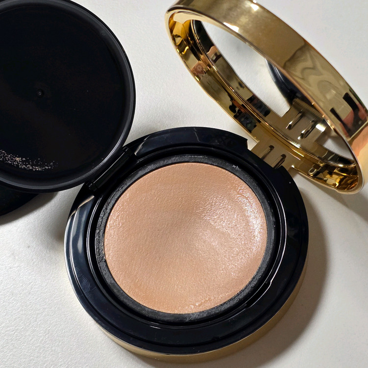 입생로랑 뚜쉬 에끌라 글로우 팩트 쿠션 BR20--4