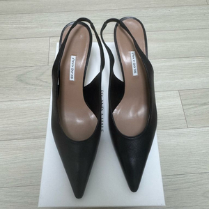 식스앤어하프 블랙 슬링백 힐 미나 싸게 판매해요~ 이미지