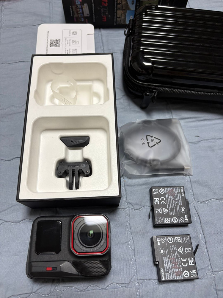 인스타360 에이스프로2, 마이크어댑터, 삼각대마운트3개, 배터리2개, 삼성 512 sd--1