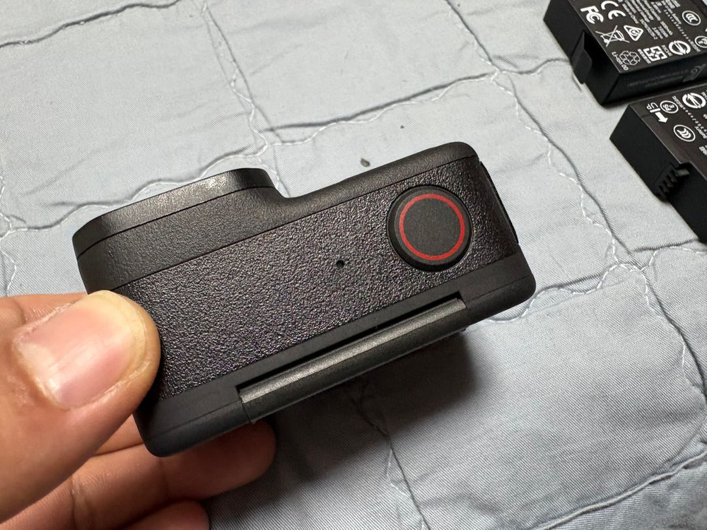 인스타360 에이스프로2, 마이크어댑터, 삼각대마운트3개, 배터리2개, 삼성 512 sd--3