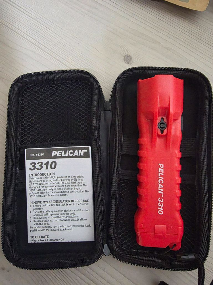 슈프림X펠리칸 손전등 판매합니다.--2