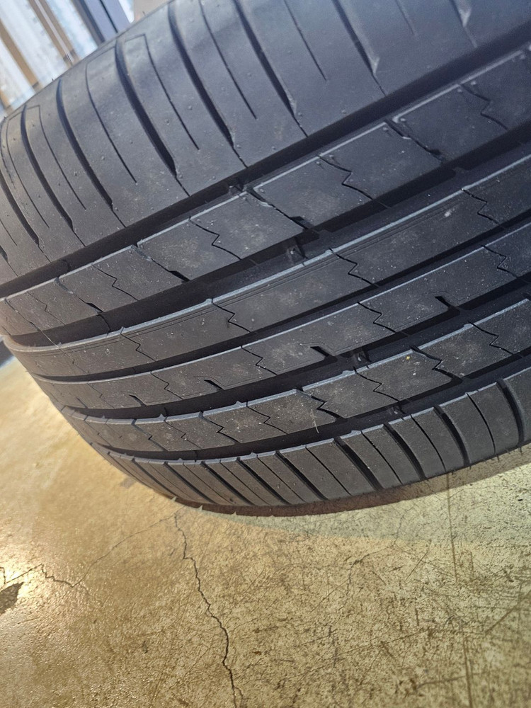 포르쉐 카이엔 958 터보 순정 21인치 순정휠타이어--1