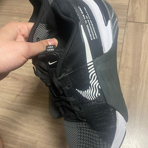 나이키 매트콘8 275사이즈 팝니다 이미지