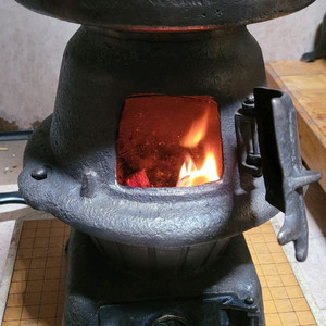 황동 주물난로 이미지