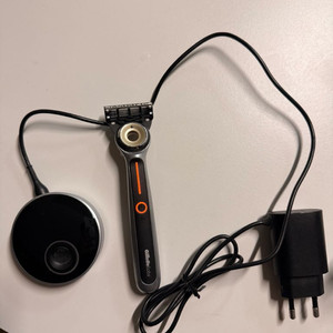 질레트 히티드 면도기 팝니다