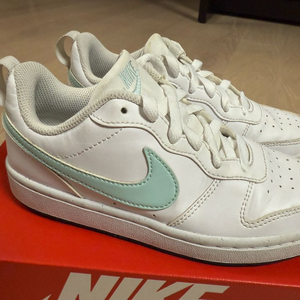 나이키 에어포스 민트 225사이즈