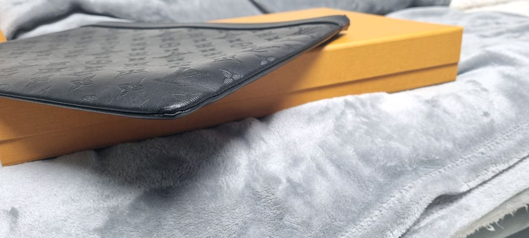 루이비통 디스커버리 클러치--4