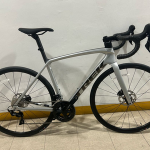 트렉 에몬다 sl5 카본 로드 23년식 미주행 신품 판매합니다. 이미지