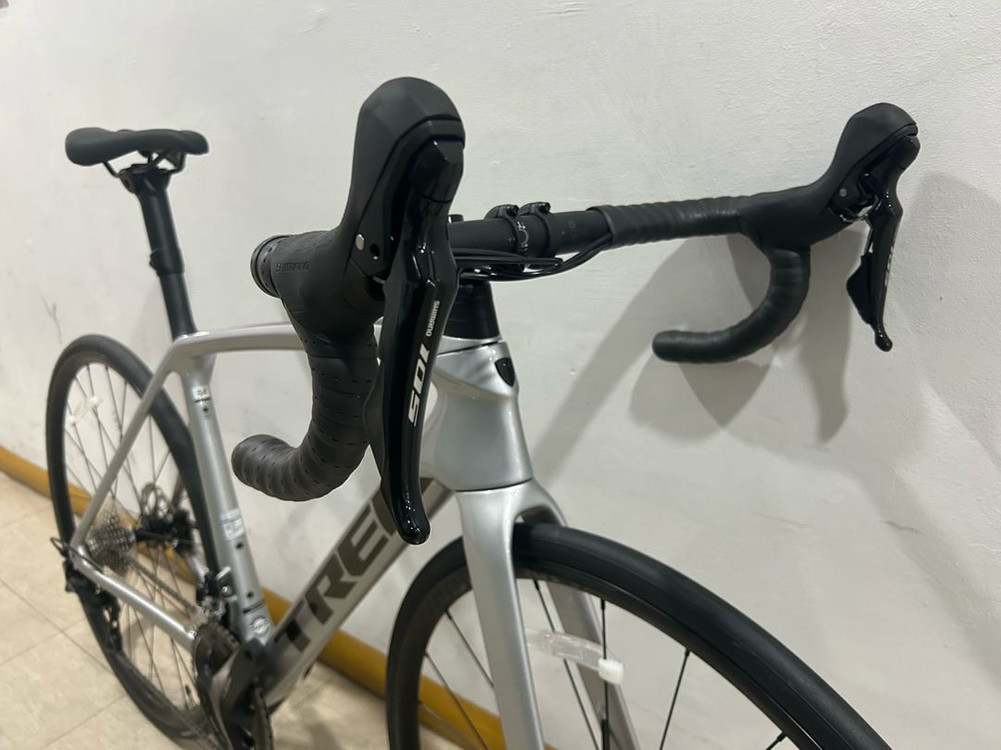 트렉 에몬다 sl5 카본 로드 23년식 미주행 신품 판매합니다. 이미지