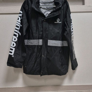 [Rainfreem] 우비 판매합니다(사이즈: L/색상: 블랙)