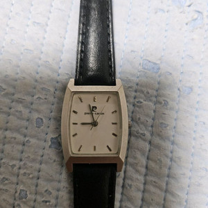 피에르가르뎅 시계