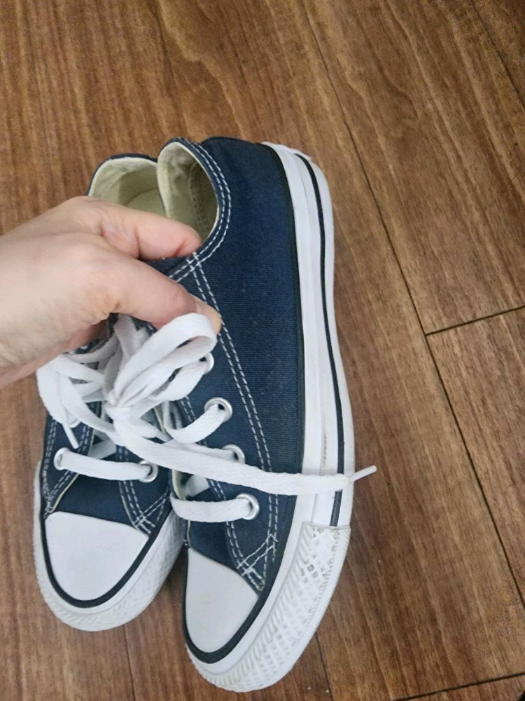 컨버스 스니커즈 운동화 230사이즈--1