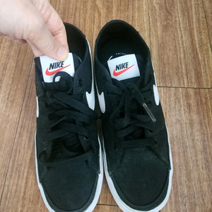 나이키 스니커즈 운동화 230사이즈