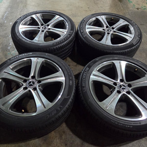 벤츠 W213 E300 18인치 정품 휠타이어