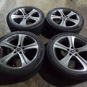 벤츠 W213 E300 18인치 정품 휠타이어