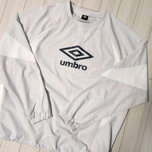 새상품급)엄브로 더블컷 긴팔 피스테 그레이(UQ221SWT53)사이즈110 xxl에눌문의 사절한번입고 세탁 후 보관