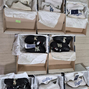 쿨거래시 6만9천! 미착용 새제품 MLB 빅볼청키 남아여아 공용 4계절 편한운동화 ~230