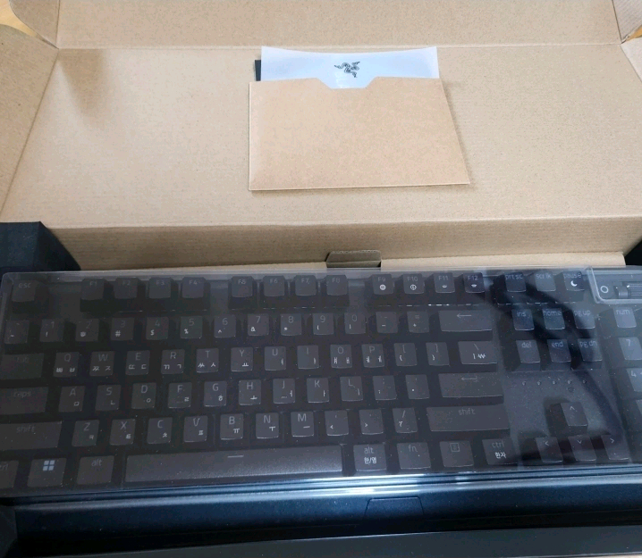 레이저 블랙위도우 V3 그린축 게이밍 한영 키보드(팜레스트, 키보드커버, 박스 포함) 이미지