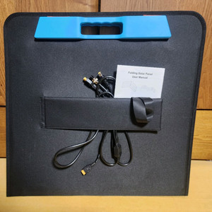 테크볼트 접이식 태양광패널 100W 이미지