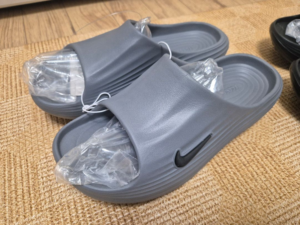 [미사용] 나이키 리엑트 슬리퍼 235,265--1