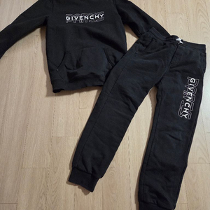 지방시키즈12티