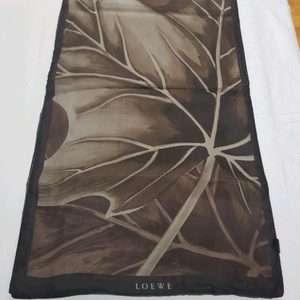 LOEWE 스카프 숄 이미지