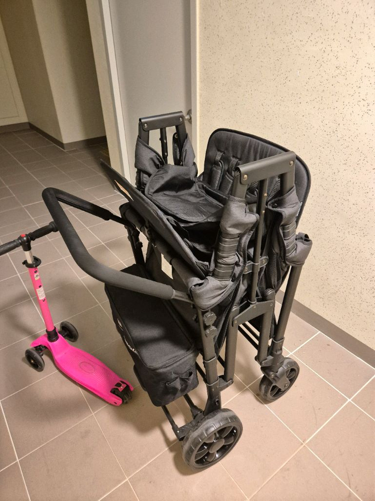 쌍둥이 유모차 이미지