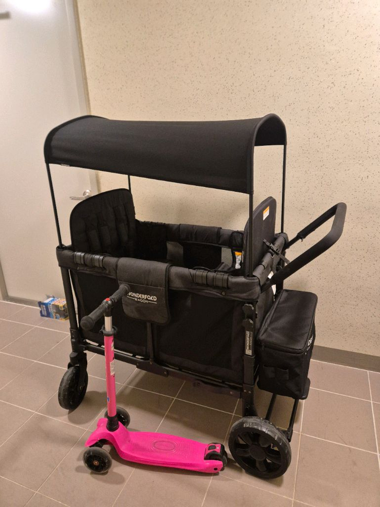 쌍둥이 유모차 이미지