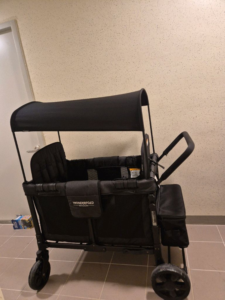 쌍둥이 유모차 이미지