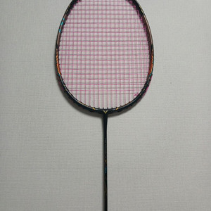 (새상품급)급급처 빅터 트러스터 라켓 팔아요.