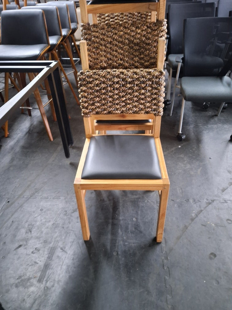 107번 식당 원목의자 업소용 카페의자 영업용 음식점 주점 매장 술집 업소 중고의자 판매 이미지