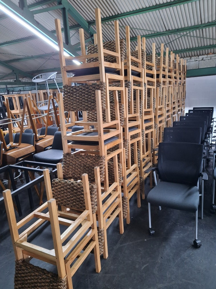 107번 식당 원목의자 업소용 카페의자 영업용 음식점 주점 매장 술집 업소 중고의자 판매 이미지