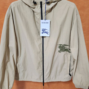 25시즌 손흥민 버버리 후드 자켓 새상품 팝니다.