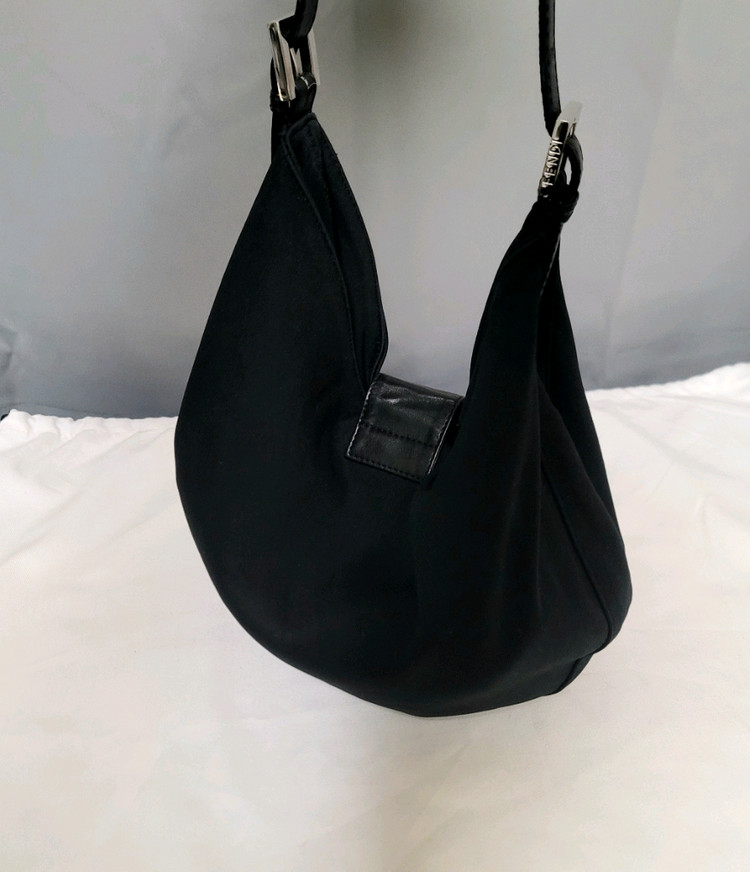 정품 펜디가방 토트백,숄더백(디올샤넬보테가루이비통구찌셀린느생로랑발렌시아가)--2